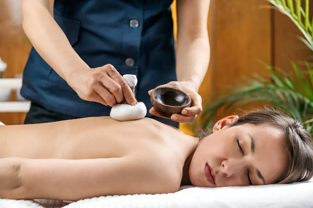 Potli Massage back 1.webp