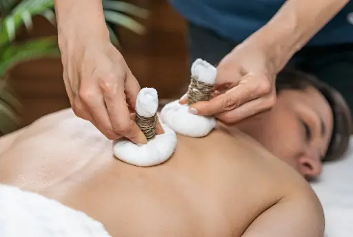 Warm Kizhi / Potli Massage